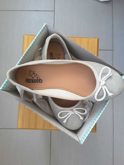 Обувки тип"балерина"сребристи 34 размер