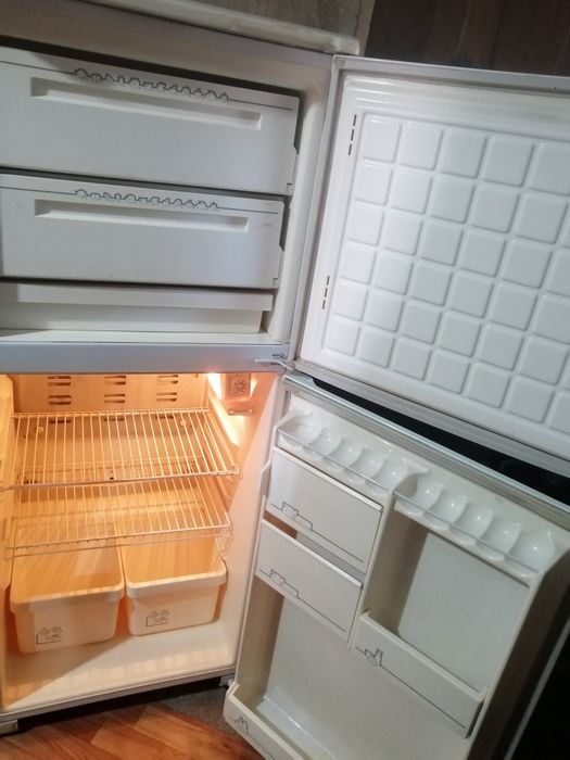 Продам холодильник