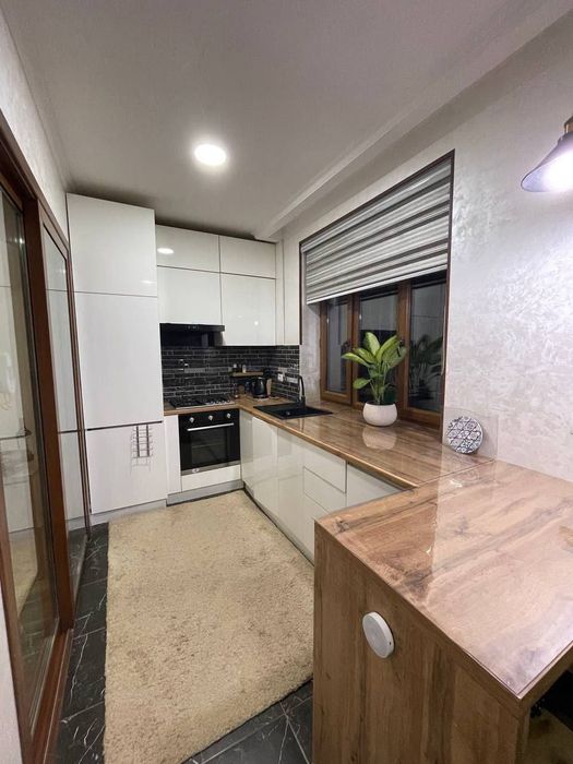 Юнусабад 19 квартал 2-3/1/5  62м2 мебель техника ор-тир Сайрам