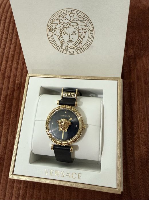 Часовник Versace