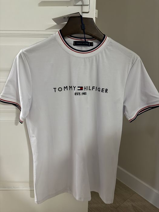 Футболка Tommy Hilfiger белая