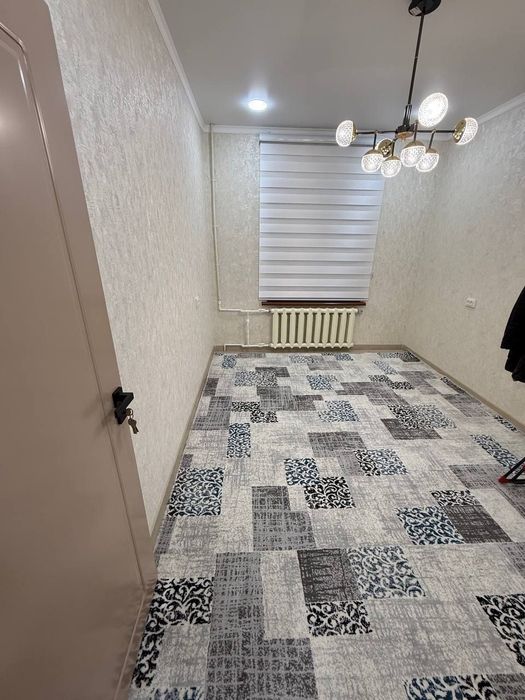 Shayx bozorcha tomonda 3 xonali uy sotiladi