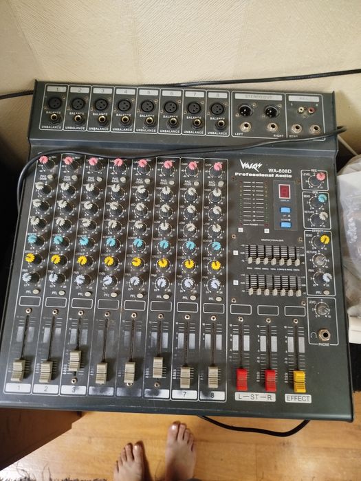микшерный пульт WAKT WA-808D.