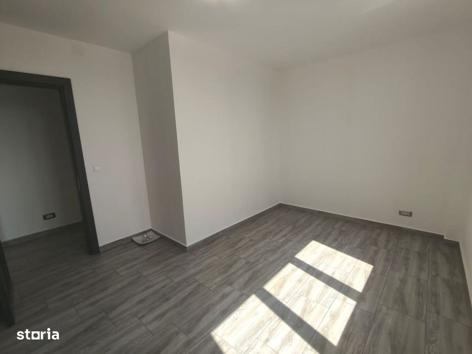 Spatiu industrial/comercial de inchiriat, 1.590 m2, hala + birouri, Ma