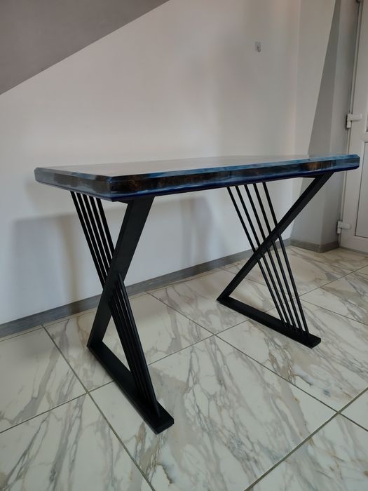 De vânzare masa din rasina