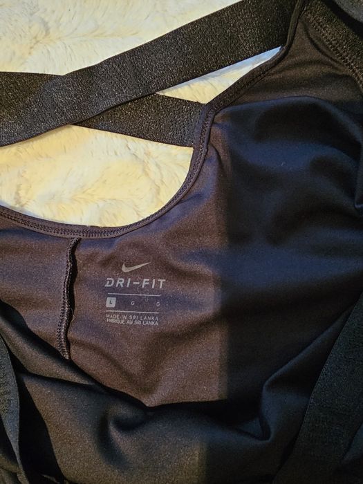 Дамски дрехи Найк