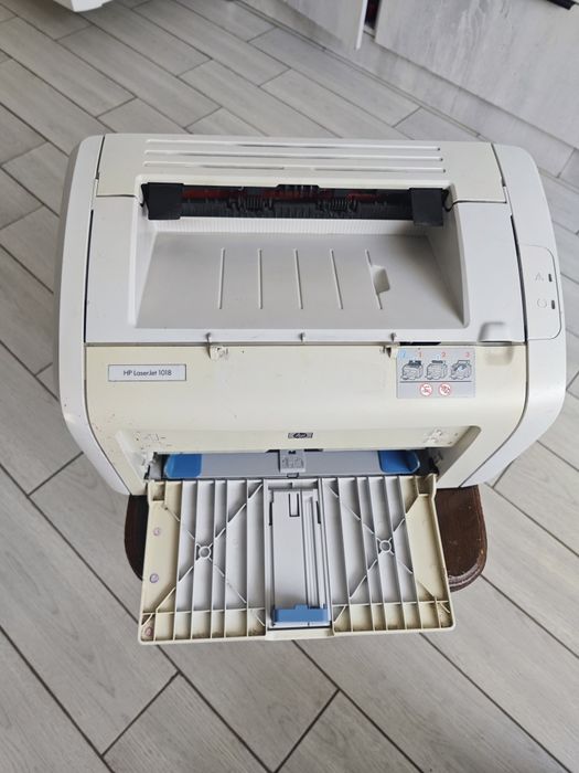 Продам принтер HP laserjet 1018