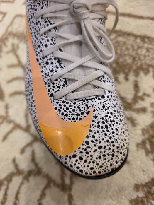 Ghete de sport Nike ( băieți), mărimea 32