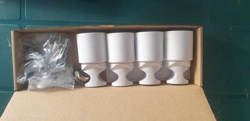 Calorifer baie Radox inclusiv robineti si kit de fixare