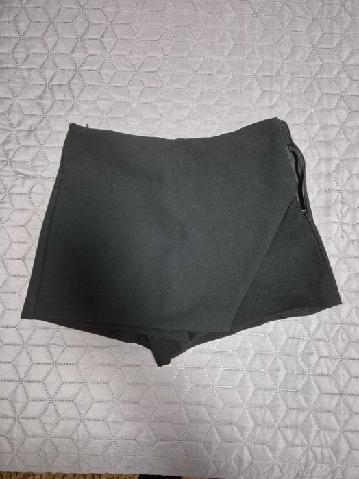 Пола-панталон Zara. Супер модел. Много запазени!