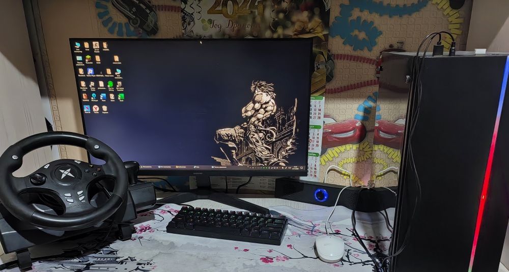 Компьютер с игровфм рулем