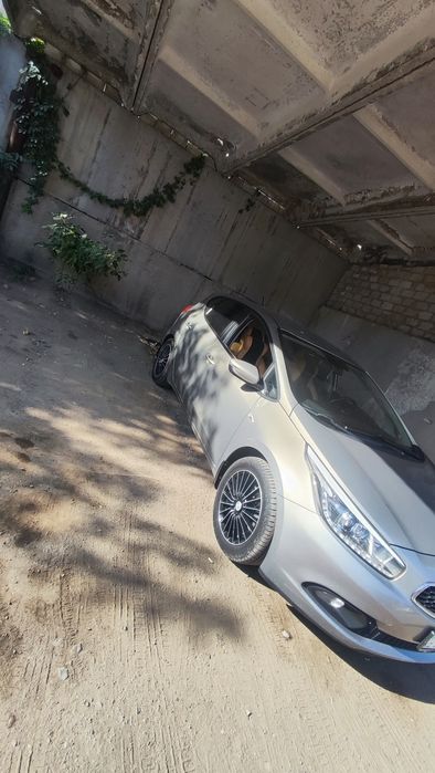 Продам KIA SEED 2013 год