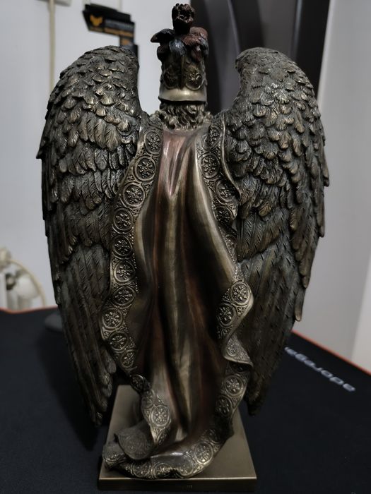 Vind Statuete din Metal, inpecabile, Noi Nouțe!