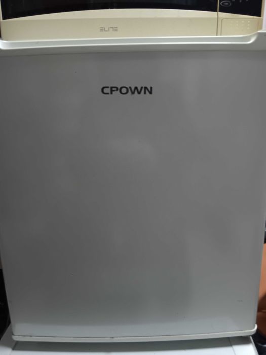 Малък хладилник ,втора употреба,плюс голям хладилник,втора употреба