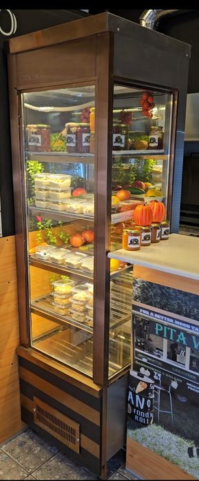 Frigider,  vitrina rece pentru carne sau dulciuri