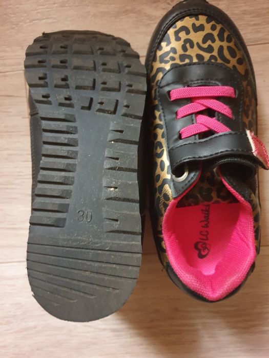Кроссовки для девачки.