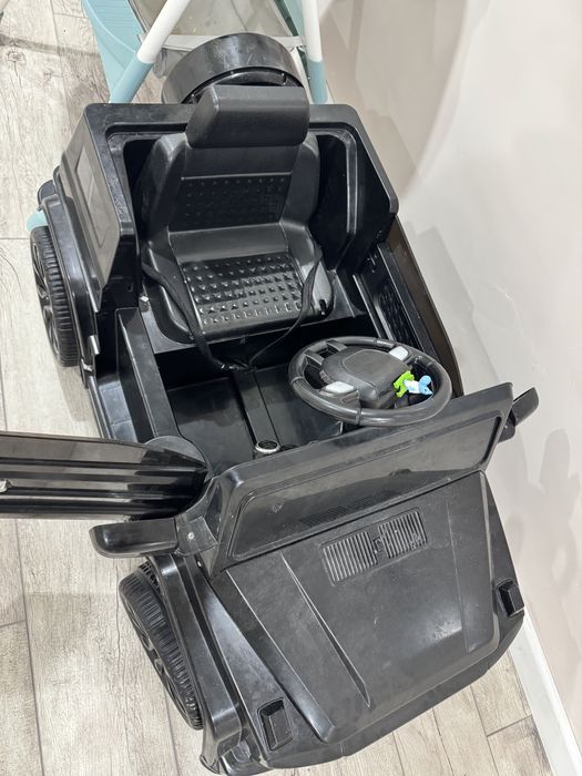 Продам детскую машину