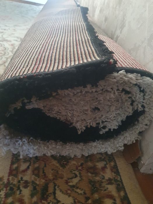 Продам ковёр  2×3