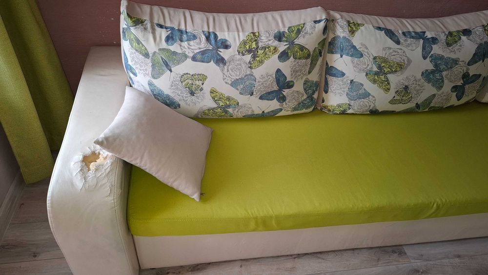 Продавам ъглов диван