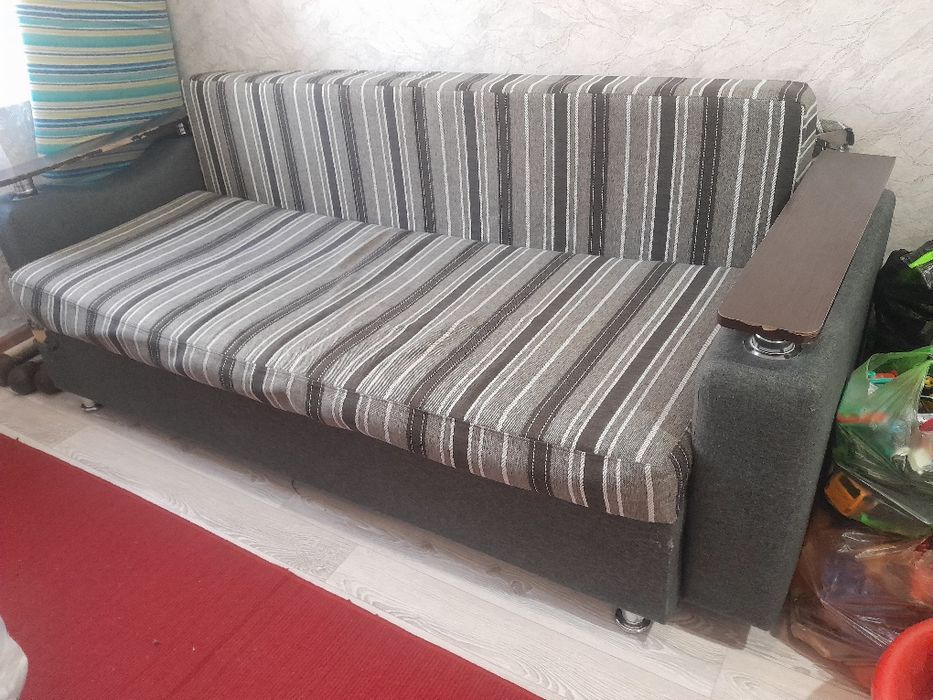 Диван 15000 тнг.