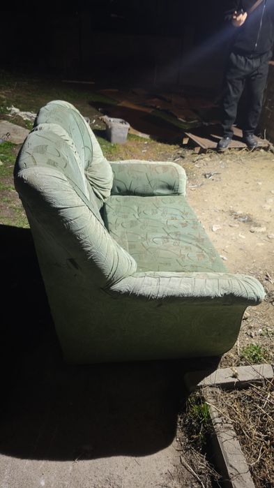 Отдам даром диван