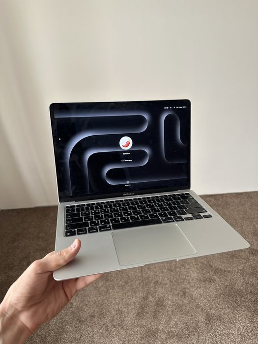 MacBook m1 holati Ideal
