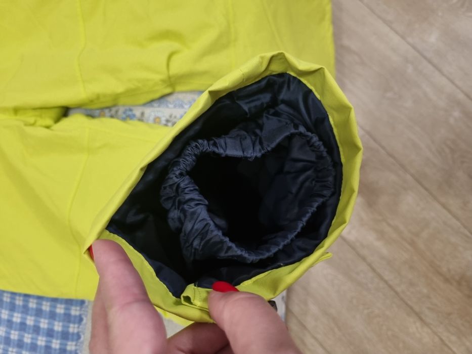 Ски гащеризон 6-7г и екип 4-6г