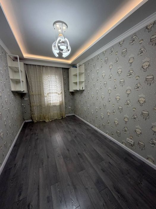 4-комнатная на м. Ойбек, ориентир "Точка вкуса", с новым евроремонтом