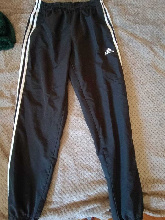 Чисто нов екип Adidas