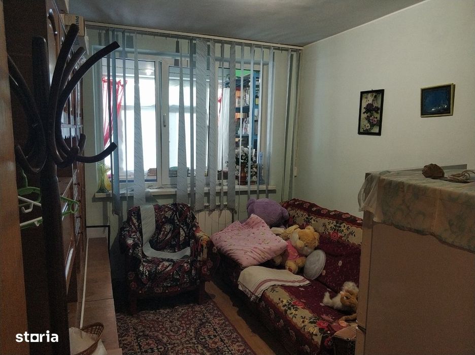 Zona Far - Apartament incadrat, izolat, cu centrala cu gaz — fotografia 1