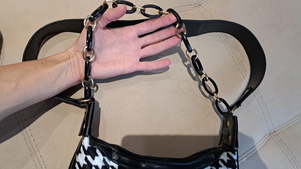 Нова мини дамска чанта от текстил и еко кожа.