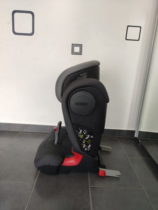Scaun auto Britax Romer Kidfix cu isofix pentru copii între 15-36 kg