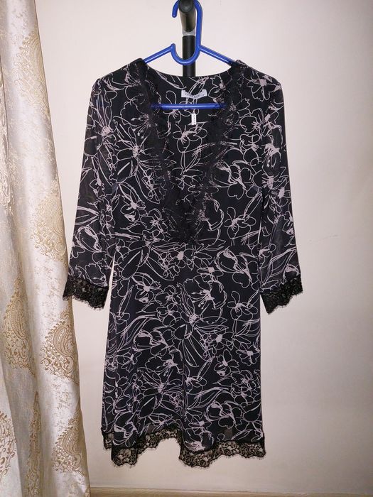 Продам платья новые