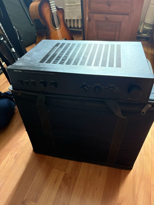 Amolificator Hifi Rotel