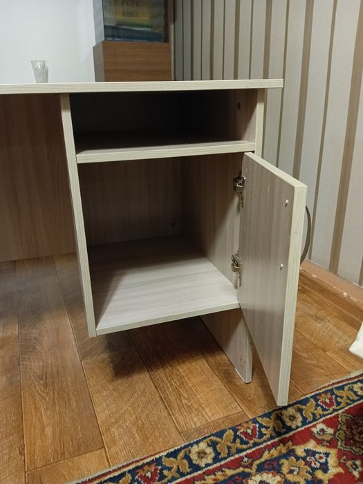 Продам письменный стол