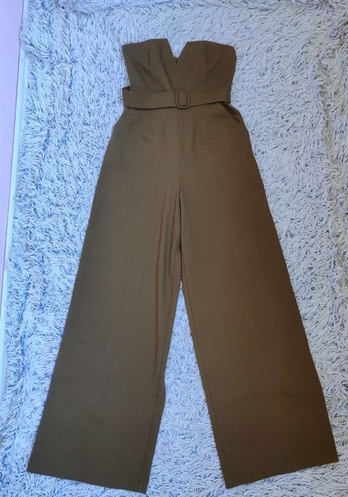 Продавам елегантен гащеризон asos