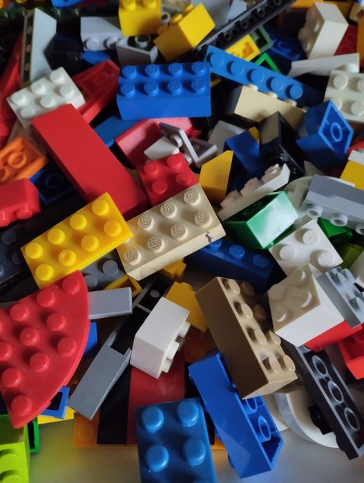 Cuburi Lego diferite