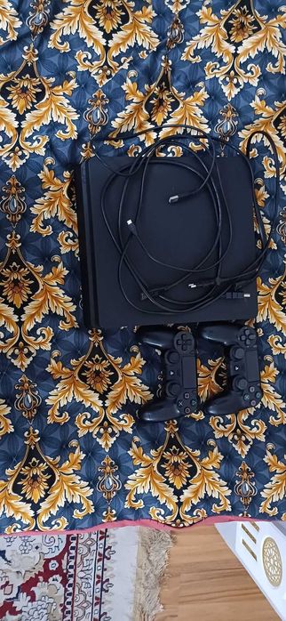 Продам PS 4 Pro на 1Tb