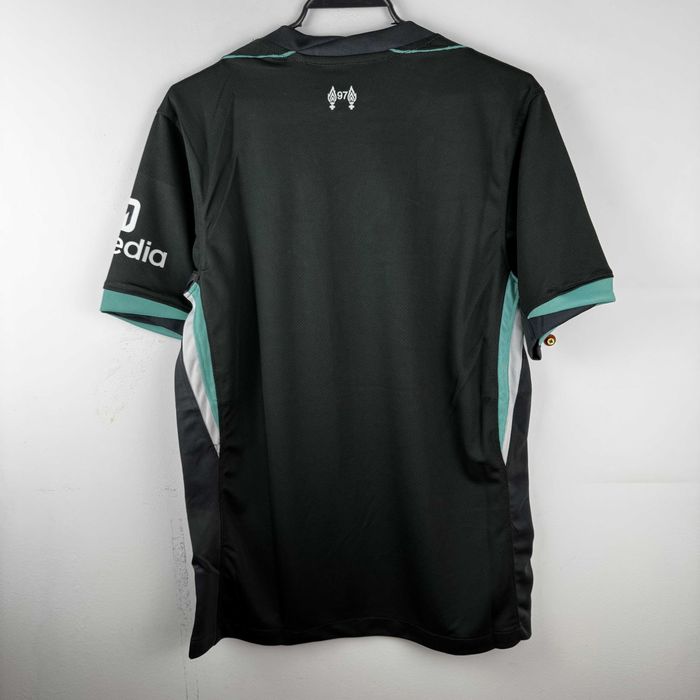 Ливърпул 24/25 гостуваща тениска