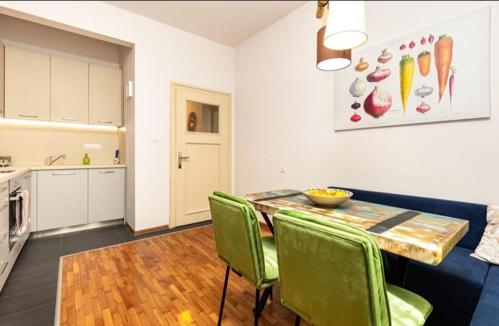 Продава се Тристаен апартамент в Пловдив, Център - 76 кв.м за 3422 €/кв.м - Снимка #10