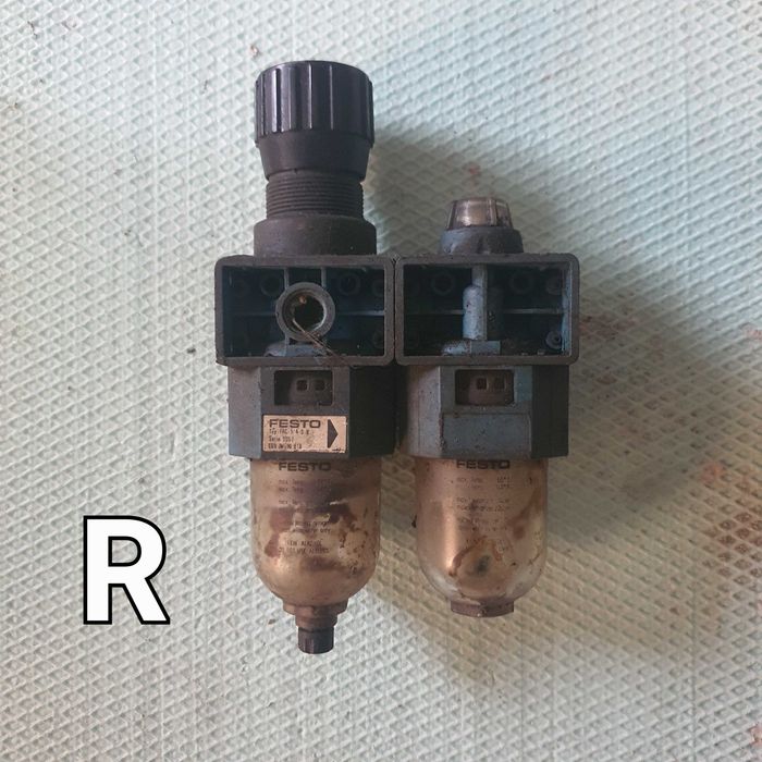 Tot pachetul de 6 bucati la 150 de lei-Lichidare-Set-Lichidare-Regulator separator apă + lubrificator Festo