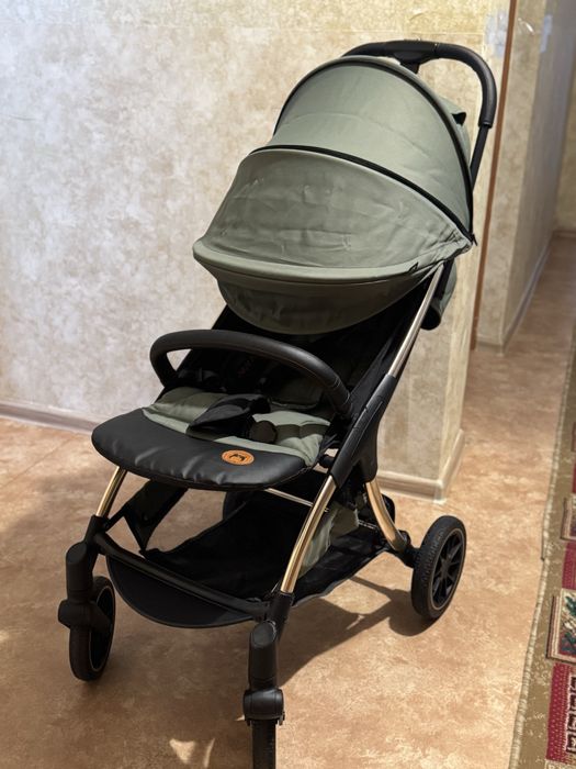 Продам прогулочную коляску