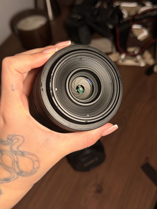 Прлдам объектив canon rf 30 1.4