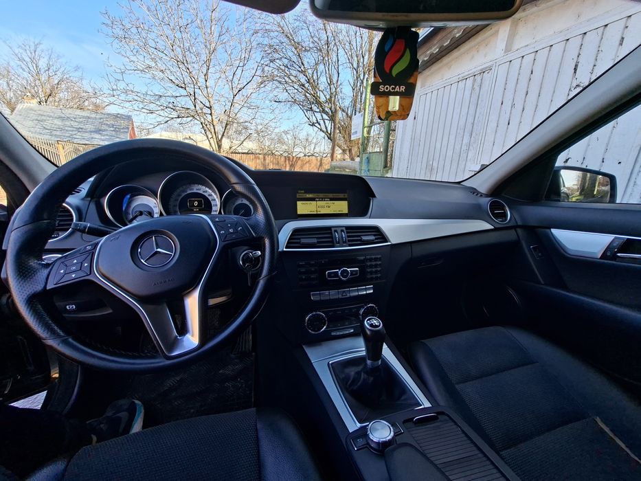 Vând mercedes C 2011 Facelift