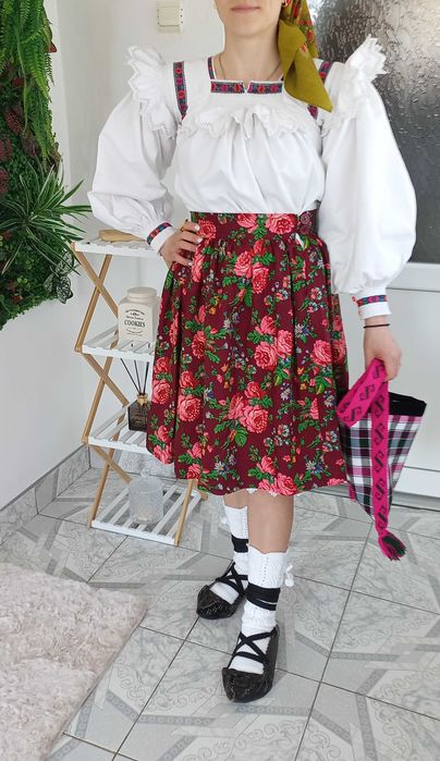 Sumna cu model floral