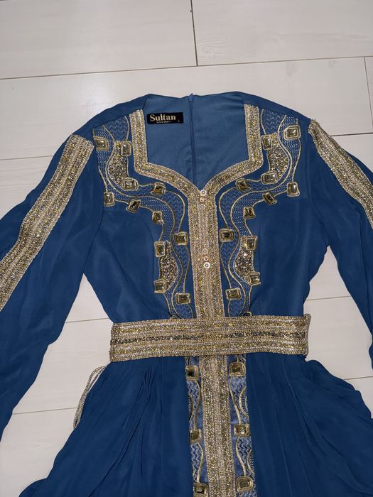 Нарядное платье