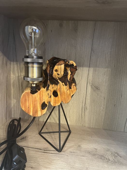 Настолна лампа.