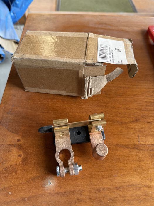 Выключатель массы на клему АКБ