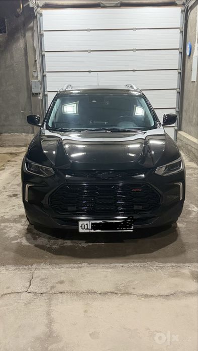 Tracker 2 turbo 2023 yil qora rang