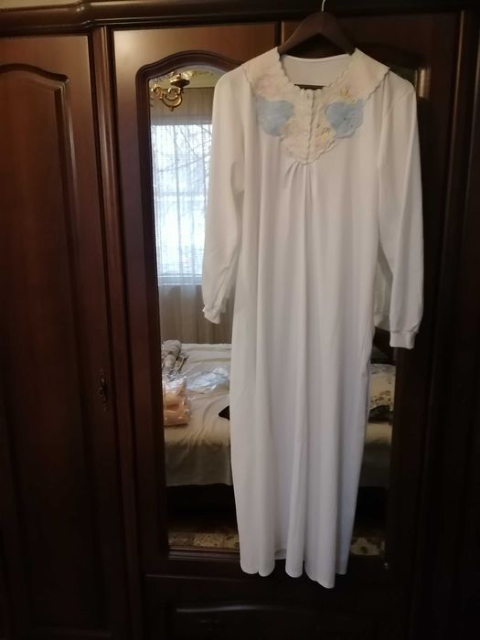 Нощница дълга гръцка с Бродирани апликация Нова неизползвана